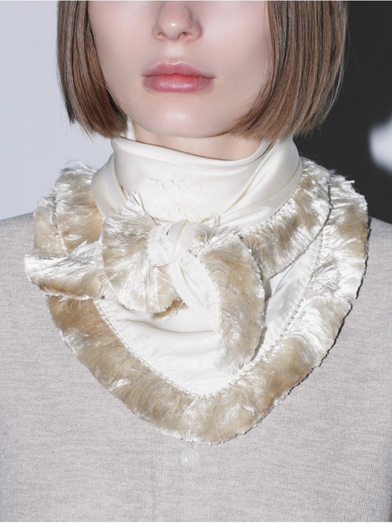 TOGA Pulla Accessories - TOGA ARCHIVES PULLA FRINGE SCARF IN OFF WHITE